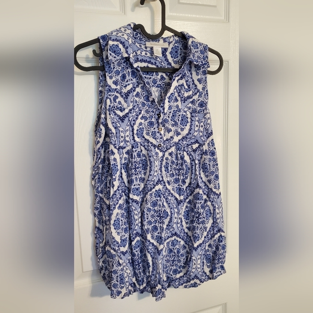 Motherhood Maternity Nice Flowy Top Size Small